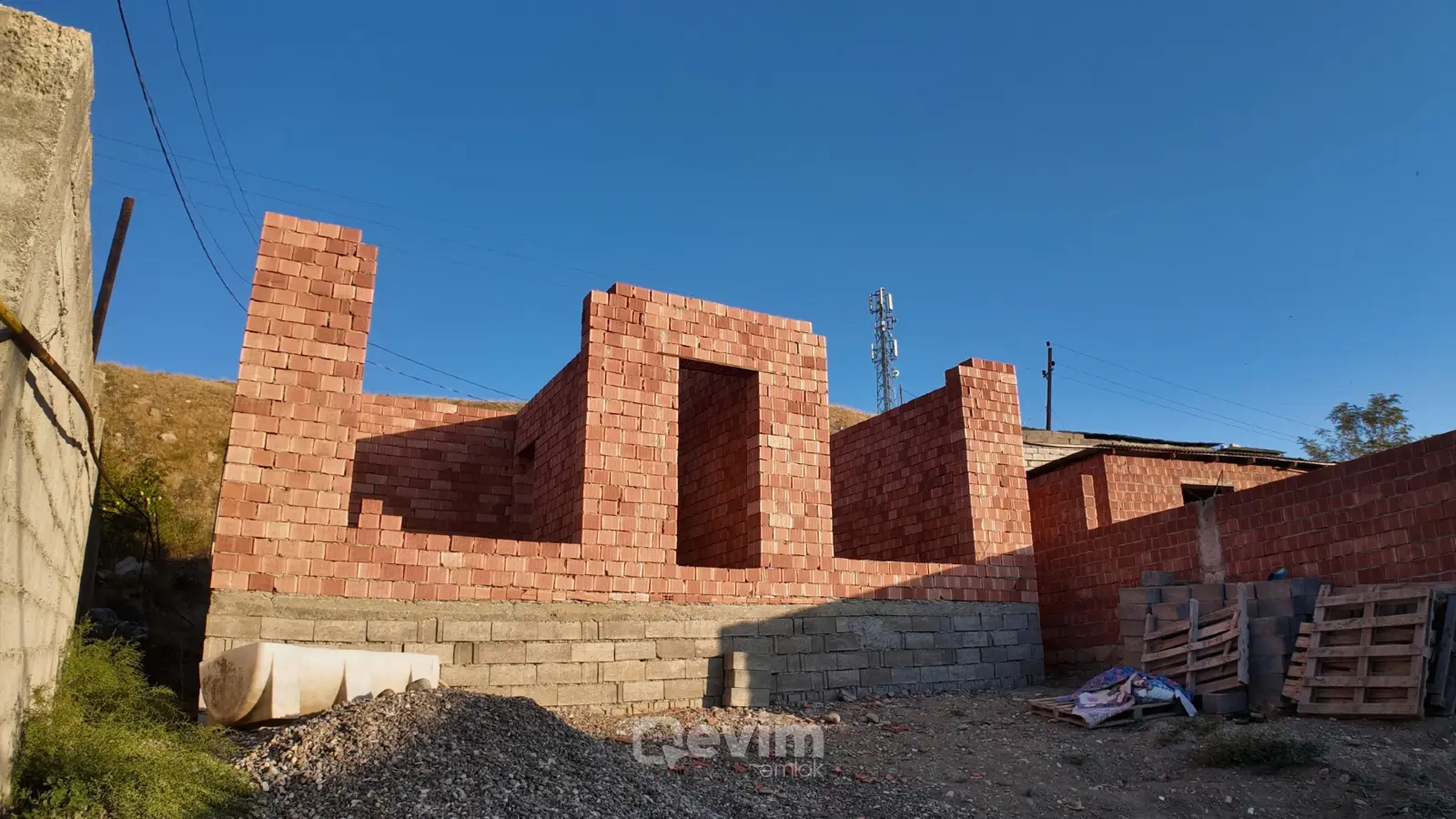 Əliabadda 1.5 Sot Torpaq Sahəsində, 3 Otaqlı Yarım Tikili Həyət Evi — şəkil 2